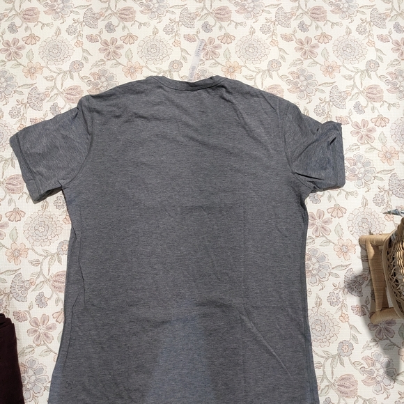 Lululemon Men's T-SHIRT - Picture 2 of 3